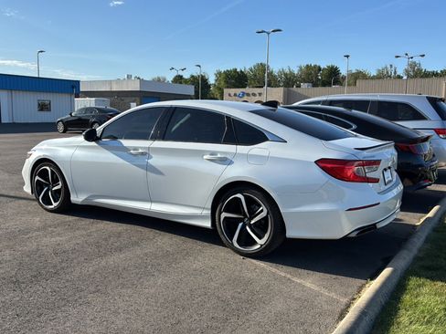 Used 2022 Honda Accord Sport image 3