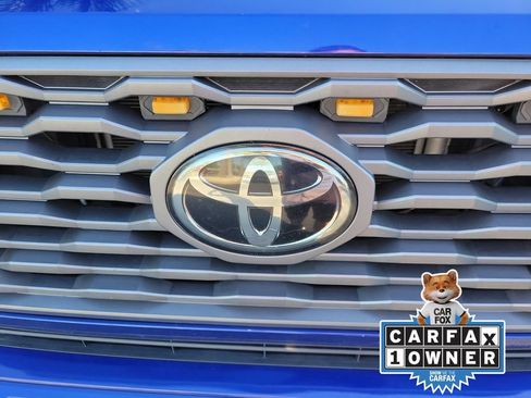 Used 2022 Toyota Tacoma TRD Sport w/ Technology Package AWD/4WD image 7