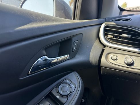 Used 2018 Chevrolet Volt LT w/ Comfort Package FWD image 25