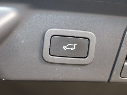 Used 2021 Land Rover Range Rover Velar R-Dynamic S image 49