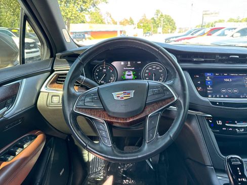 Used 2023 Cadillac XT5 Premium Luxury w/ Technology Package FWD image 6
