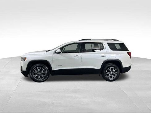 Certified 2023 GMC Acadia SLT w/ Preferred Package image 3