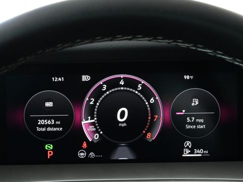 Used 2025 Volkswagen Tiguan SE FWD image 17