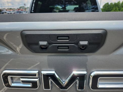 New 2026 GMC Sierra 1500 Elevation image 9