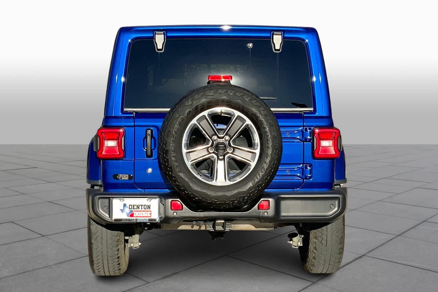 Used 2020 Jeep Wrangler Unlimited Sahara AWD/4WD image 4