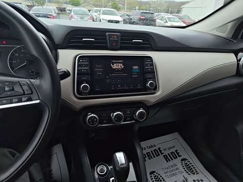 Used 2021 Nissan Versa SV FWD image 15