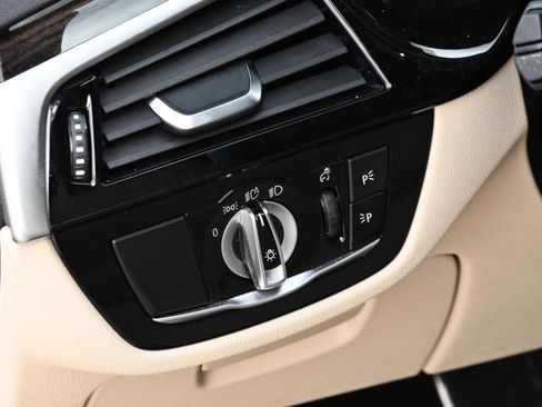 Certified 2022 BMW 530i 530i w/ M Sport Package image 28