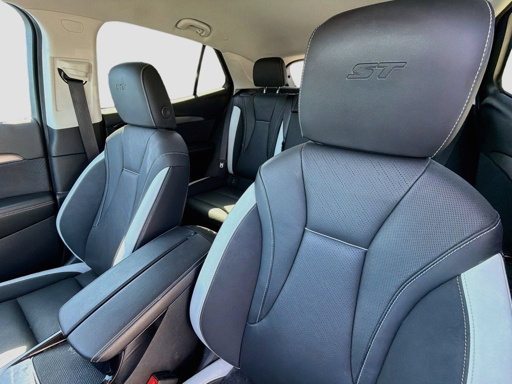 Used 2024 Buick Envision Sport Touring AWD/4WD image 10