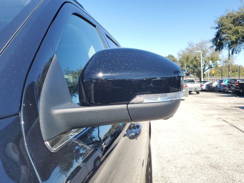 Certified 2025 Ford Expedition Platinum image 4