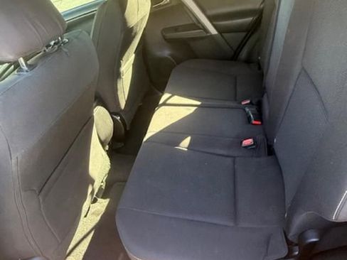 Used 2017 Toyota RAV4 XLE image 4