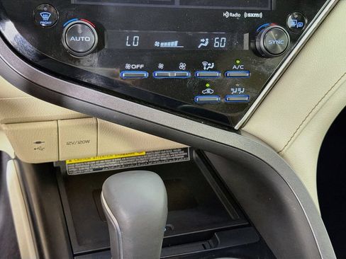 Used 2018 Toyota Camry XLE w/ Audio Package FWD image 21
