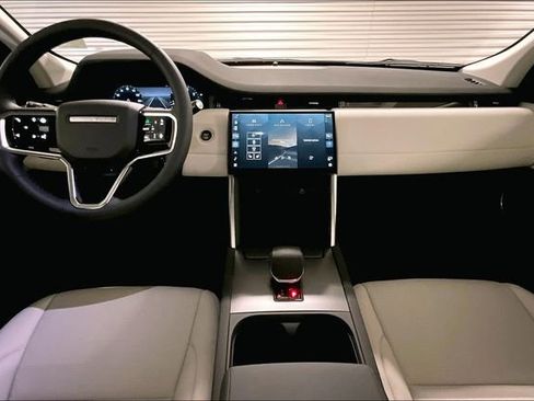 New 2025 Land Rover Discovery Sport S image 6