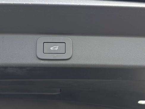 New 2025 Land Rover Range Rover Sport Dynamic SE AWD/4WD image 13