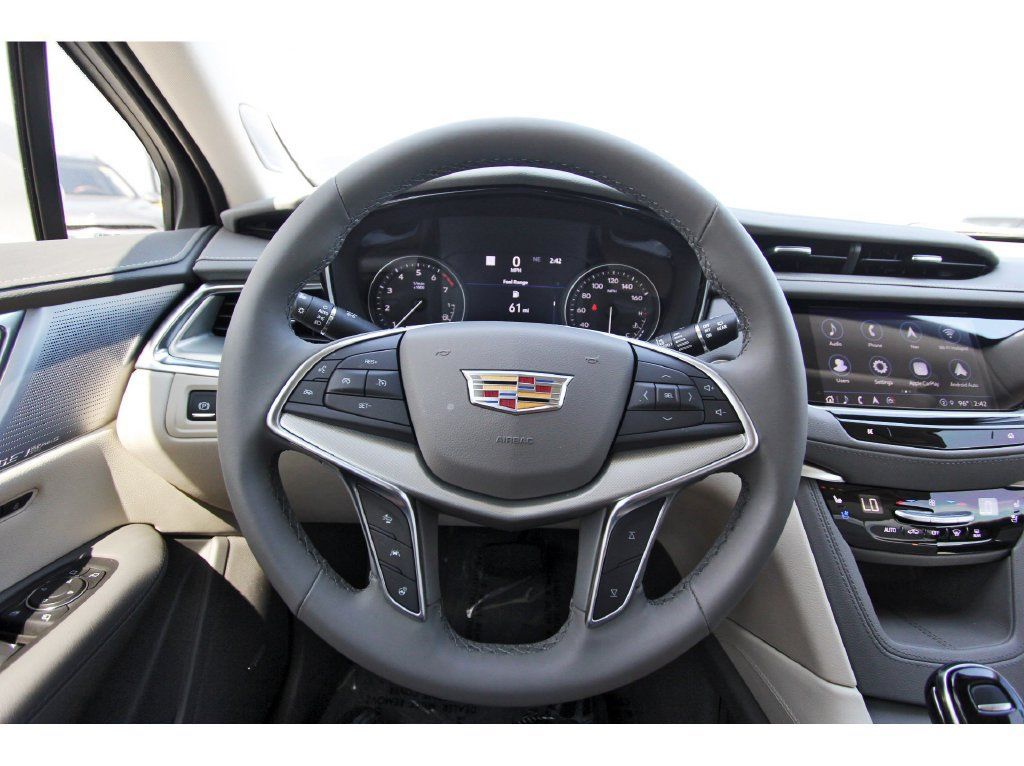 Used 2026 Cadillac XT5 Premium Luxury w/ Driver Assist Package FWD image 14