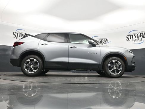 Used 2025 Chevrolet Blazer LT FWD image 24