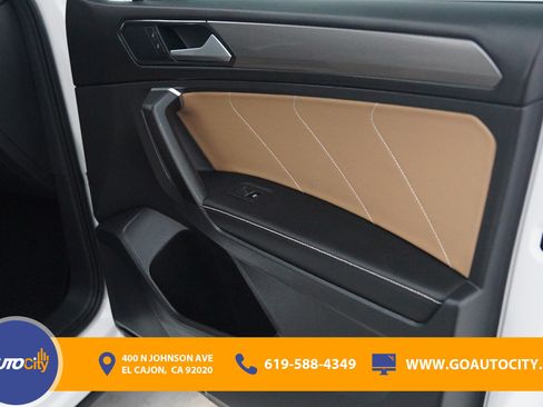 Used 2022 Volkswagen Tiguan SE AWD/4WD image 16