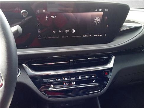 Used 2025 Buick Envista Avenir FWD image 18