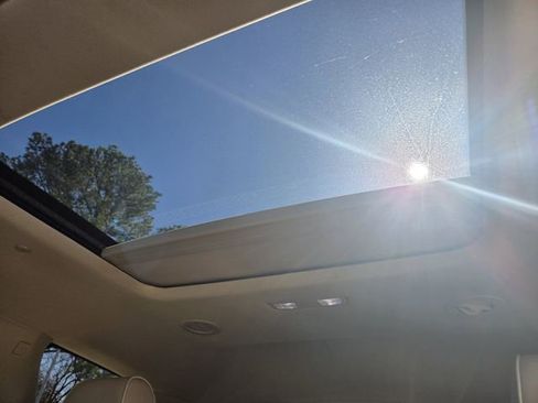 Used 2023 Buick Enclave Avenir w/ Avenir Technology Package image 21