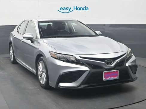 Used 2023 Toyota Camry SE FWD image 2