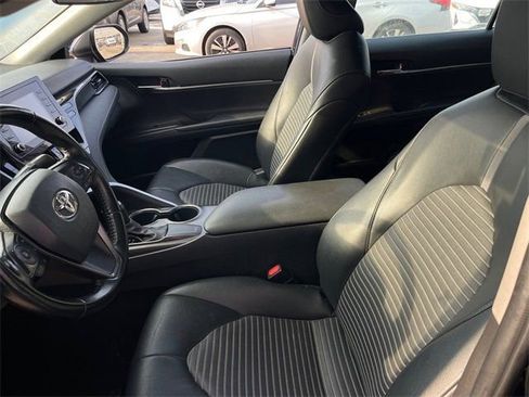 Used 2021 Toyota Camry SE image 8