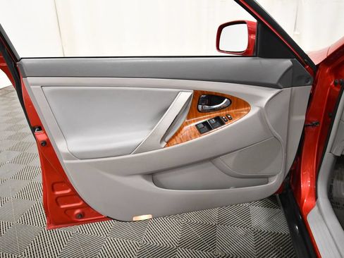 Used 2009 Toyota Camry XLE FWD image 12