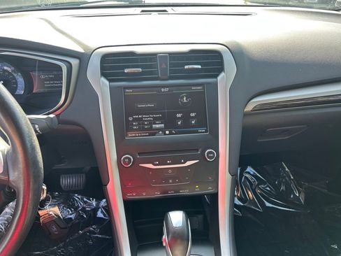Used 2014 Ford Fusion Energi SE FWD image 22