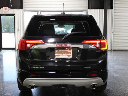 Used 2017 GMC Acadia Denali w/ Technology Package AWD/4WD image 4