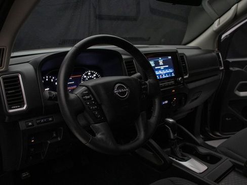 Used 2024 Nissan Frontier SV w/ SV Convenience Package image 23