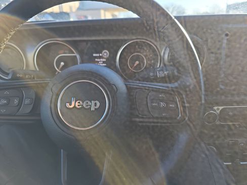 Used 2022 Jeep Wrangler Sport S image 16