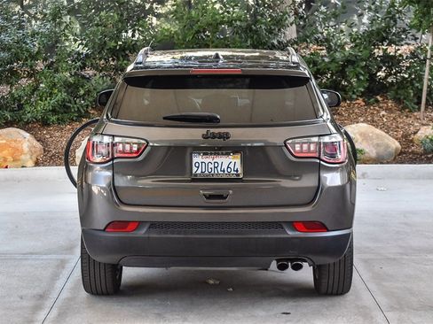 Used 2022 Jeep Compass Altitude w/ Sun and Sound Group image 5