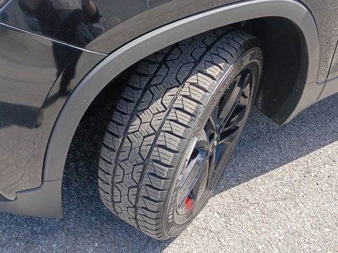 Used 2019 Chevrolet Trax LT w/ Redline Edition AWD/4WD image 9