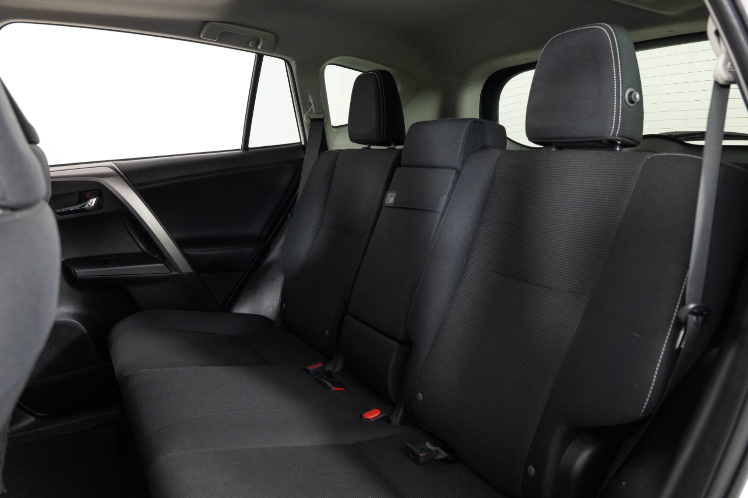 Used 2018 Toyota RAV4 XLE w/ Carpet Mat Package AWD/4WD image 16