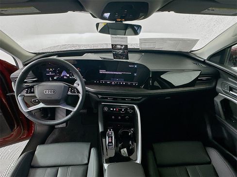 New 2025 Audi Q5 2.0T Premium Plus image 3