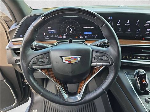 Used 2024 Cadillac Escalade Premium Luxury AWD/4WD image 18
