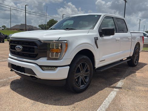 Used 2022 Ford F150 XLT w/ Equipment Group 302A High AWD/4WD image 9