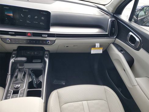 New 2026 Kia Sorento S w/ S Panoramic Sunroof Package image 27