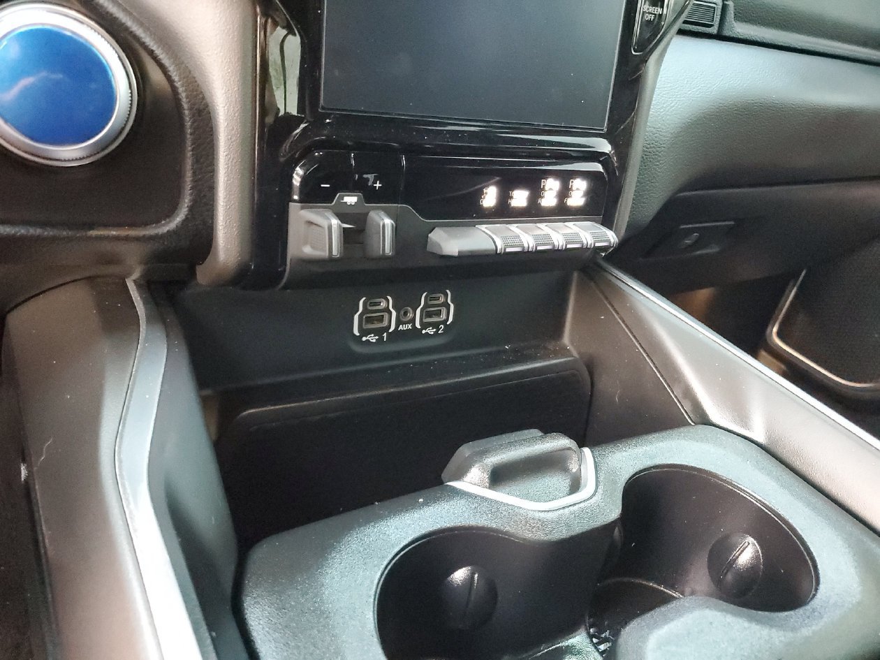Used 2021 RAM 1500 Laramie w/ Sport Appearance Package AWD/4WD image 23