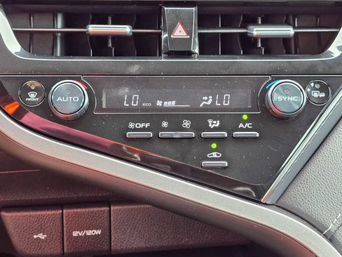 Used 2023 Toyota Camry SE FWD image 18