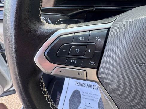 Used 2024 Volkswagen Atlas SE image 17