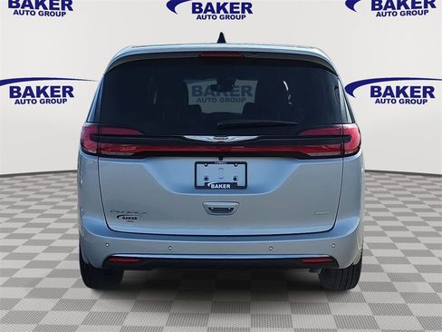 New 2026 Chrysler Pacifica Select image 4