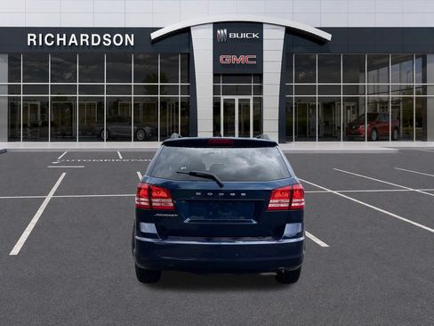 Used 2020 Dodge Journey SE w/ SE Popular Equipment Group FWD image 4