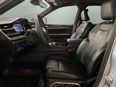 Used 2023 Jeep Grand Cherokee Overland w/ Luxury Tech Group IV image 67