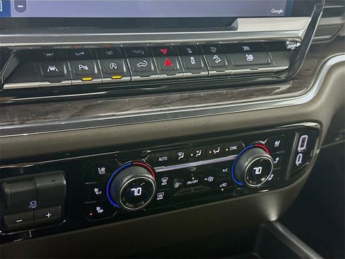 Used 2024 Chevrolet Silverado 1500 LTZ image 18