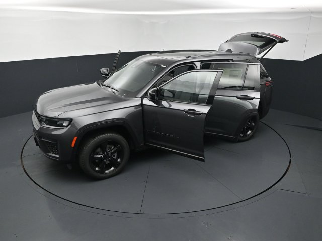 New 2026 Jeep Grand Cherokee Limited w/ Limited Altitude Package AWD/4WD image 26