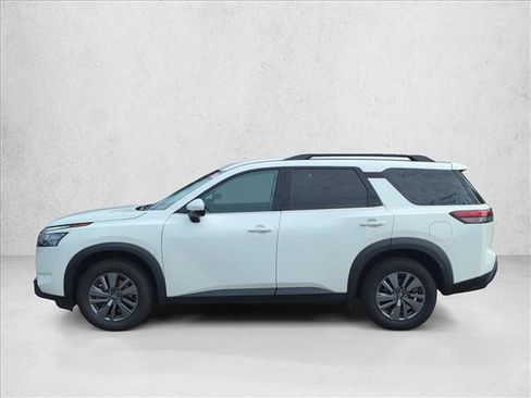 Used 2024 Nissan Pathfinder SV AWD/4WD image 4