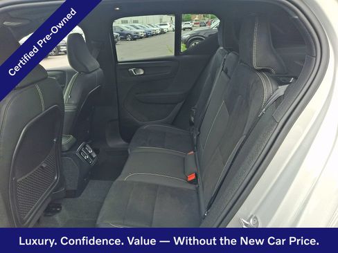 Certified 2023 Volvo XC40 B5 Plus AWD/4WD image 11