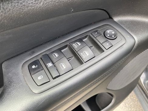 Used 2022 Jeep Grand Cherokee Limited w/ Trailer Tow Group IV AWD/4WD image 18