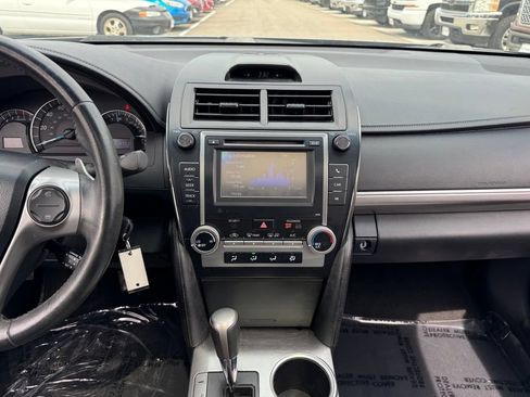 Used 2013 Toyota Camry SE FWD image 2