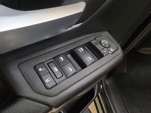 Used 2025 RAM 1500 Big Horn AWD/4WD image 10