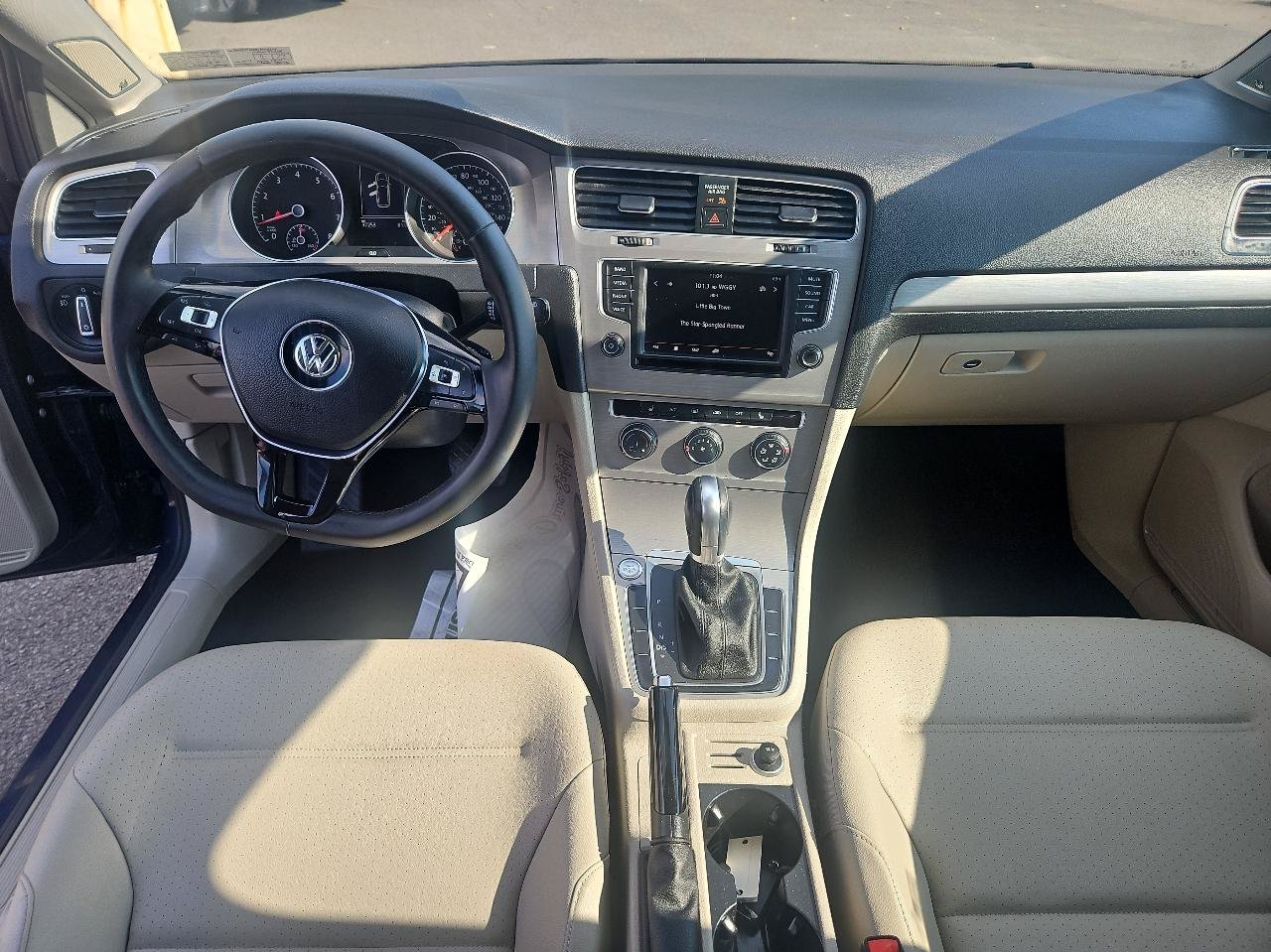 Used 2016 Volkswagen Golf S FWD image 23